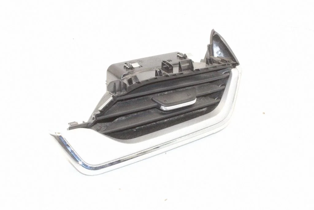 Kratka nawiewu szyby 5LC819202F