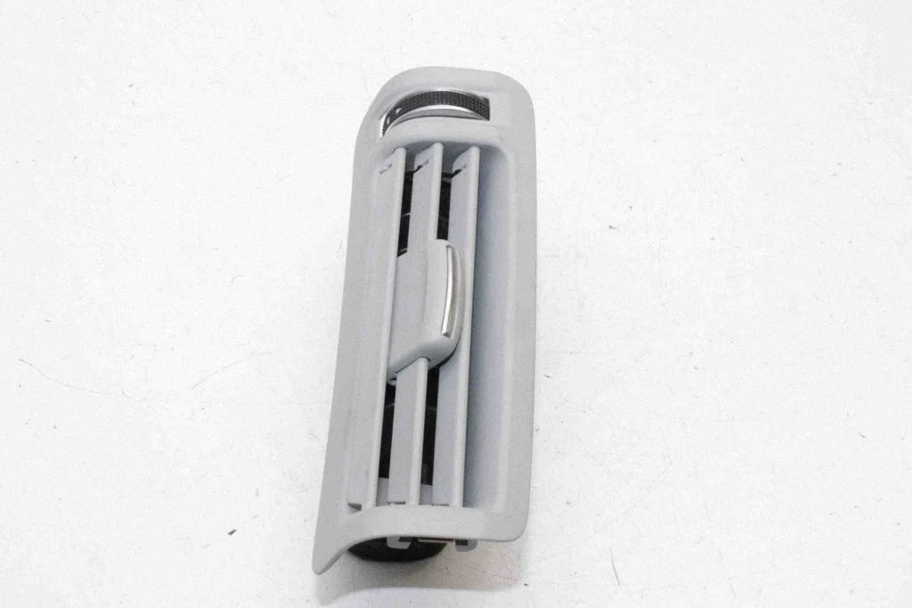 Armatuurlaua õhutusresti kate – Audi A8 S8 D4 4H (2010-2016)