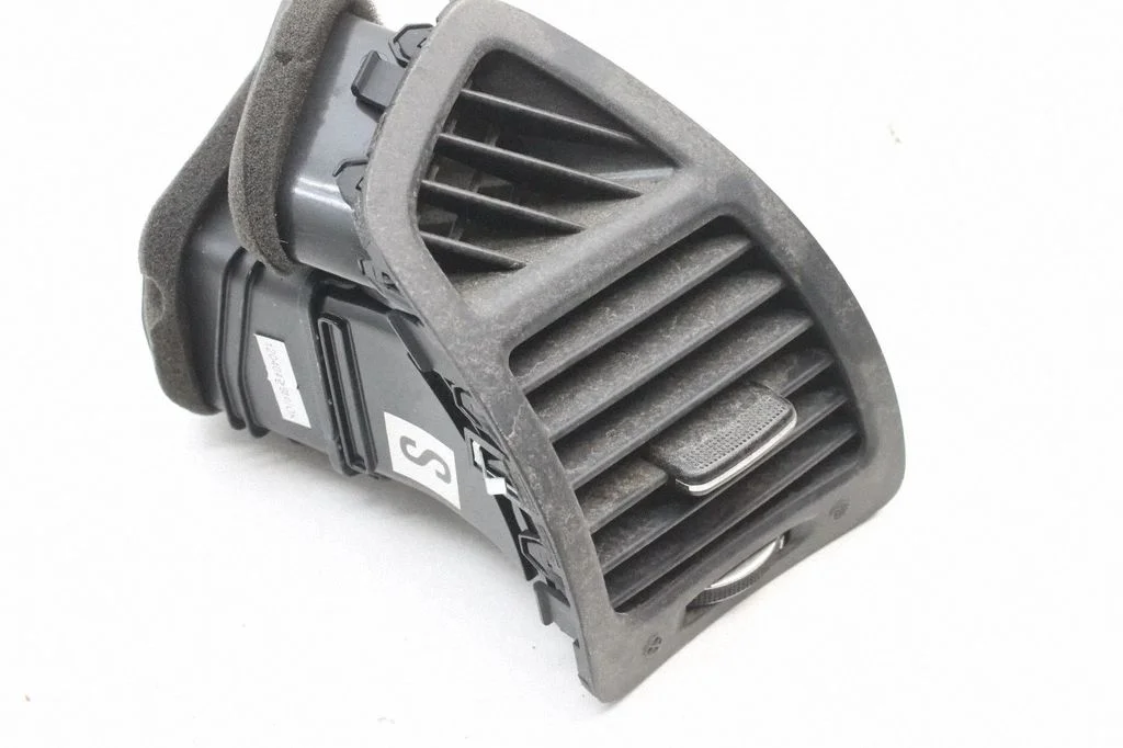 Kratka nawiewu szyby 974902P000