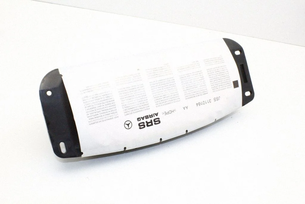 Passenger airbag – Mercedes-Benz C-Class AMG W204 (2007-2014)