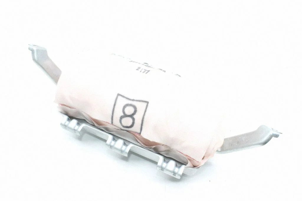 Passenger airbag – Toyota Yaris (2015-)