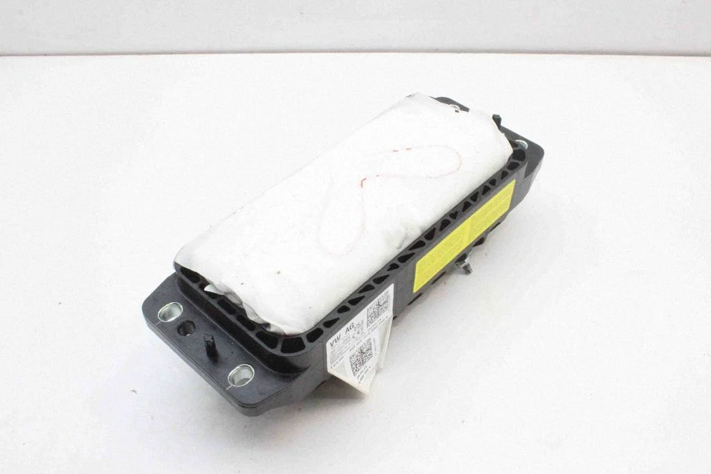 Passenger airbag 575880204E