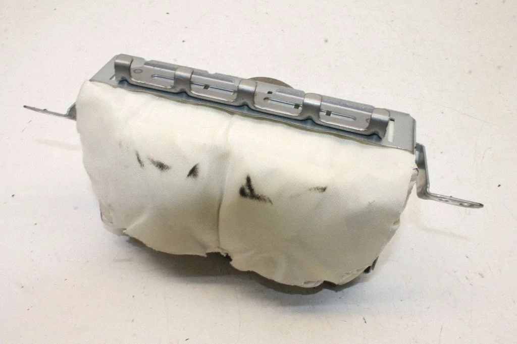 Passenger airbag – Toyota Corolla Verso E121 (2004-2007)