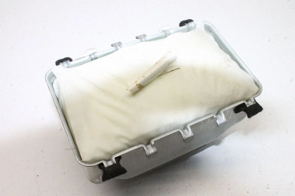 Pasažiera drošības spilvens – Mitsubishi Outlander (2007-2012)