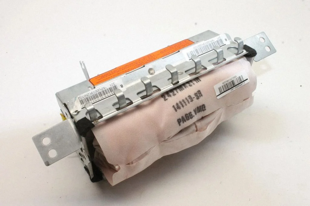 Passenger airbag – Nissan Note (E11) (2006-2014)