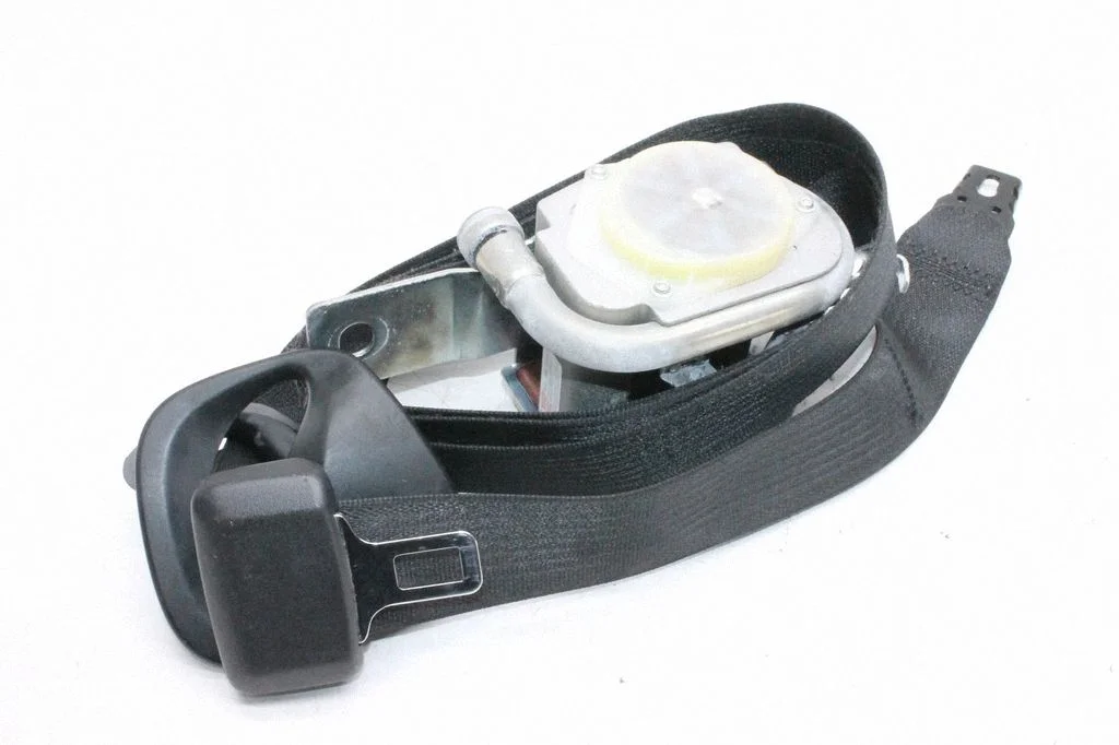 Front seatbelt – Tesla Model S (2012-)