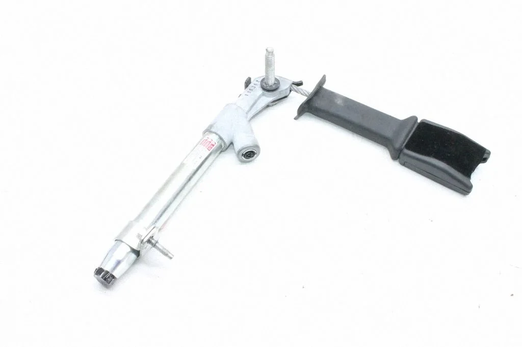 Front seatbelt – Tesla Model S (2012-)