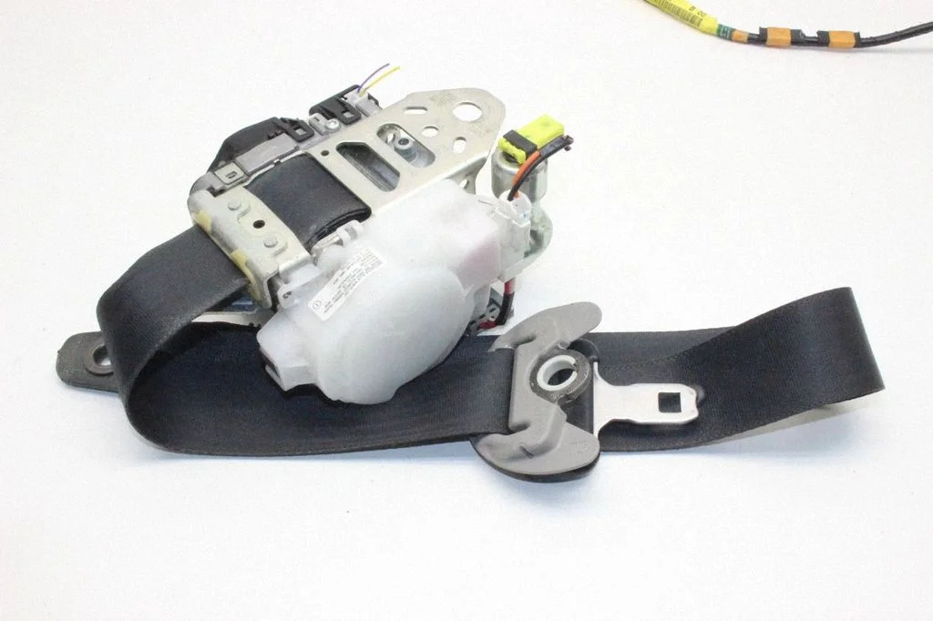 Front seatbelt – Lexus GS 300 350 430 450H (2005-2012)