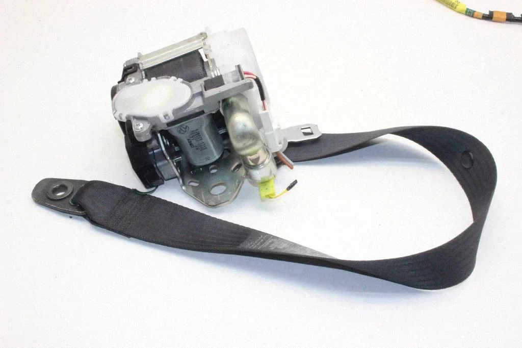 Front seatbelt – Lexus GS 300 350 430 450H (2005-2012)