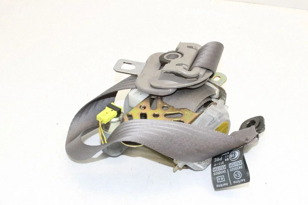Front seatbelt – Lexus LS UCF30 (2001-2007)