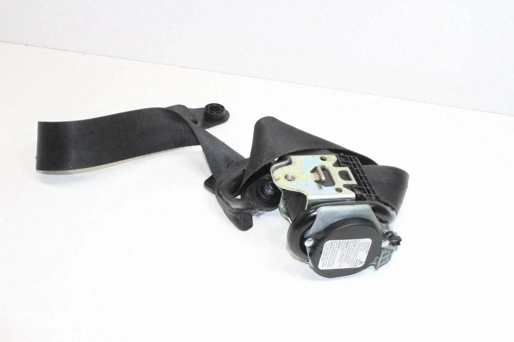 Front seatbelt – Land Rover Discovery 4 - LR4 (2010-2016)