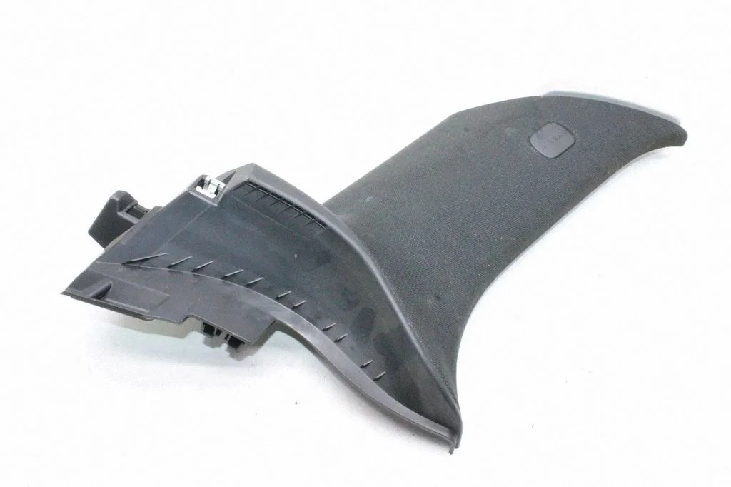 (C) pillar trim – Mercedes-Benz EQC (2019-)