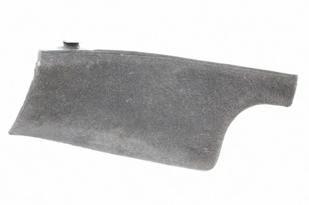 (C) statņa apdare – Tesla Model Y (2020-)