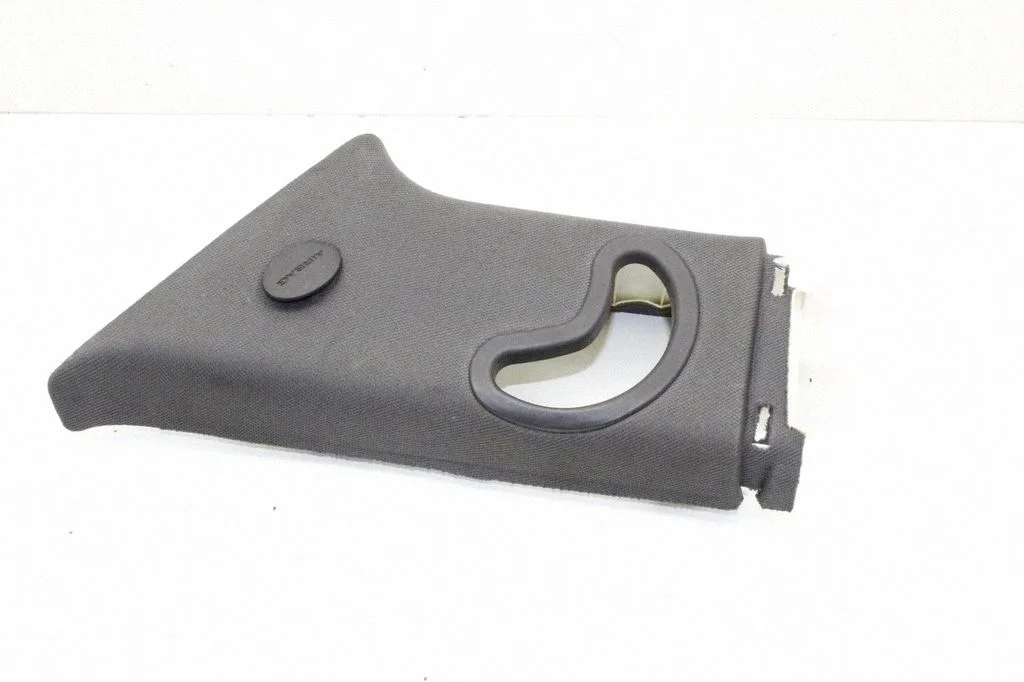 (C) pillar trim – Hyundai Grand Santa Fe NC (2014-2018)