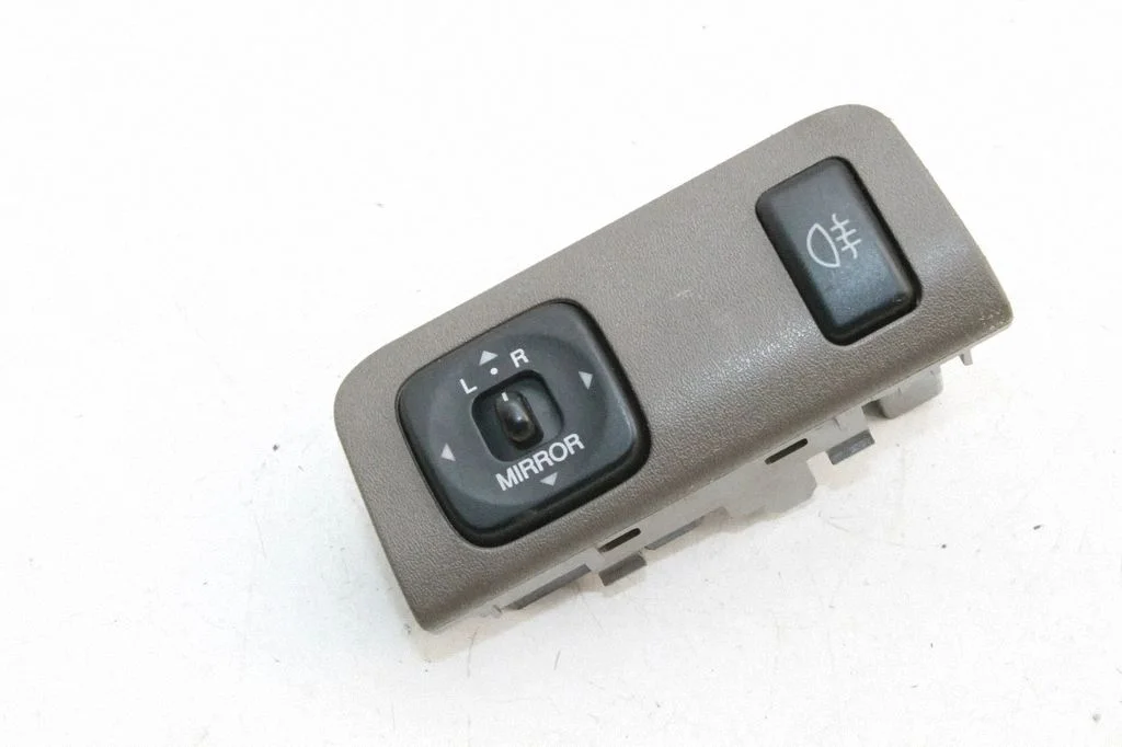 Wing mirror switch
