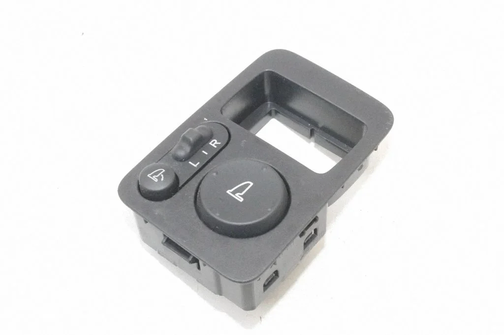 Wing mirror switch – Honda CR-V (2007-2012)