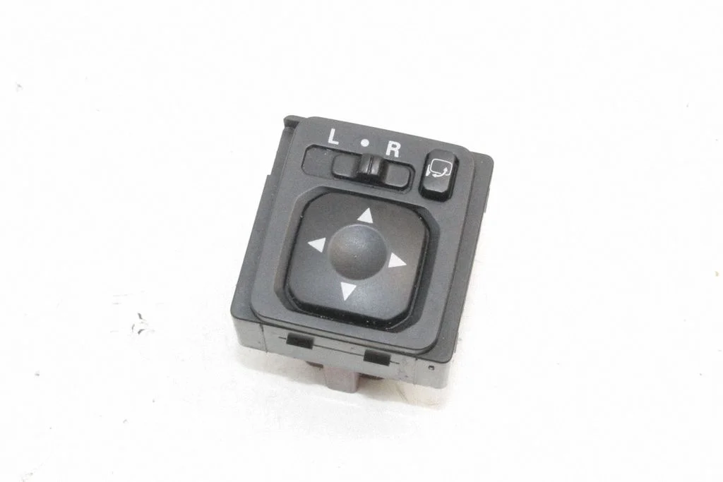 Wing mirror switch – Mitsubishi Pajero Sport I (1996-2008)