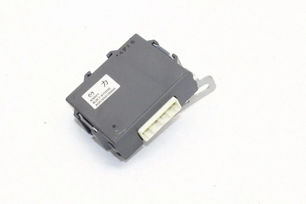 Parkimisandurite (PDC) juhtplokk – Mazda 3 III (2014-2018)