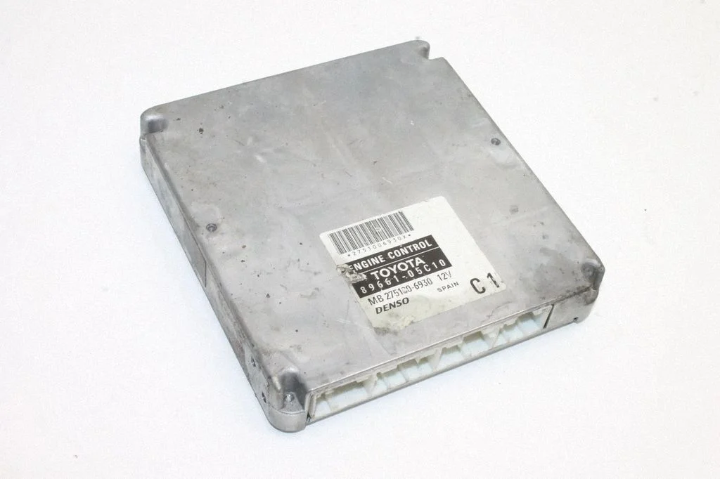 Dzinēja vadības bloks – Toyota Avensis T250 (2003-2006)