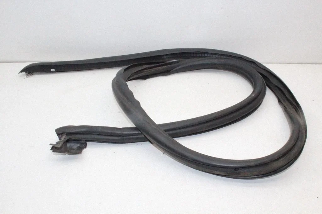 Rubber seal front door (on door) – Porsche Boxster 986 (1996-2004)