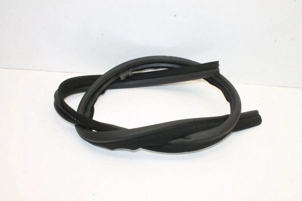 Rubber seal front door (on door) – right