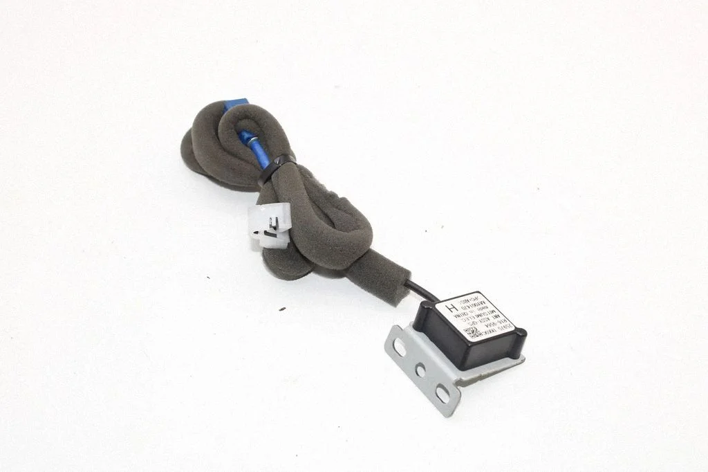 Antena (GPS antena) – Nissan Juke I F15 (2010-2018)
