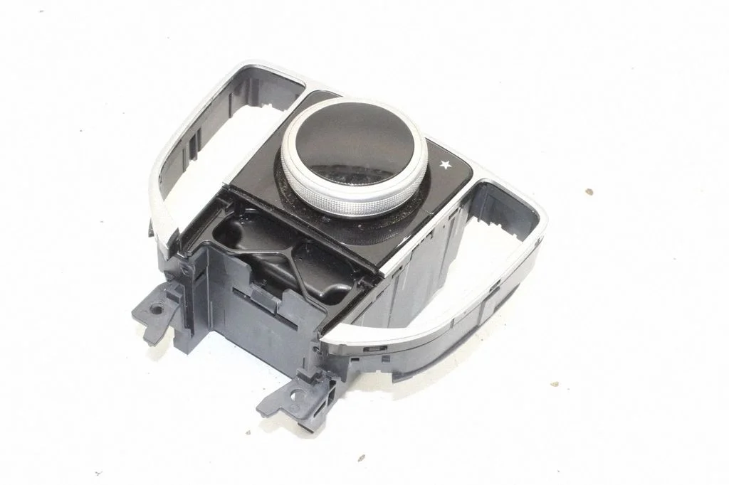 Head unit multimedia control – Mercedes-Benz C-Class W205 (2014-2021)