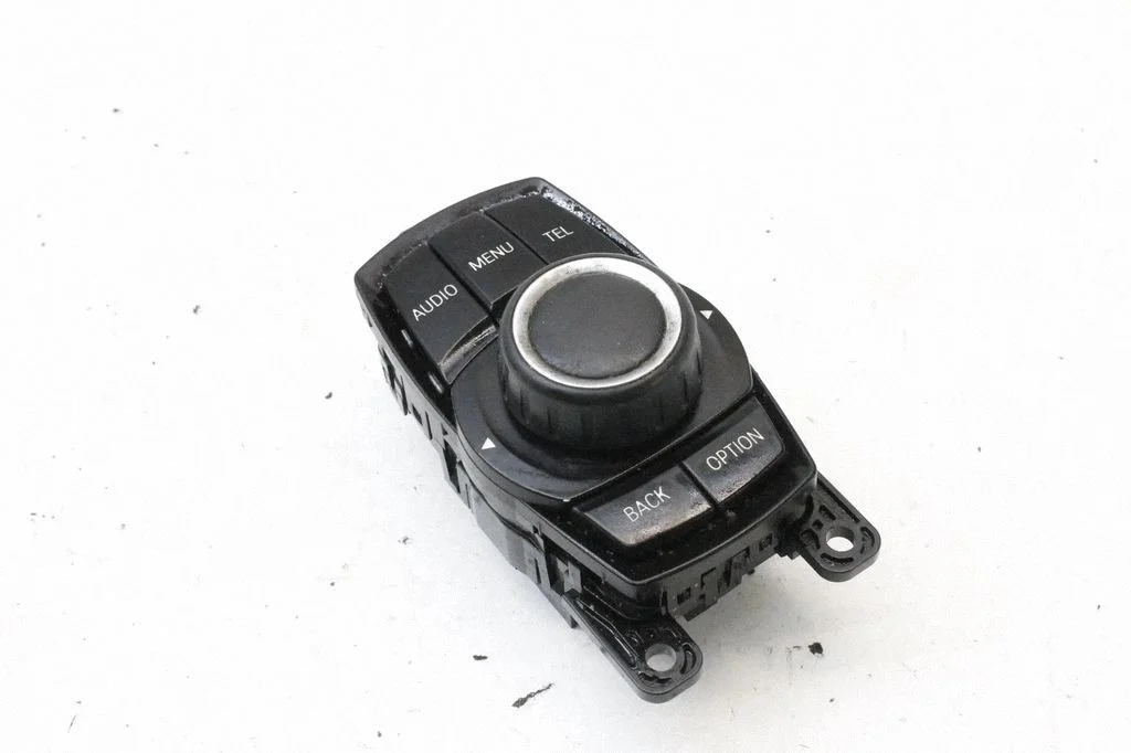 Head unit multimedia control – BMW 2 Series F45 (2014-2021)