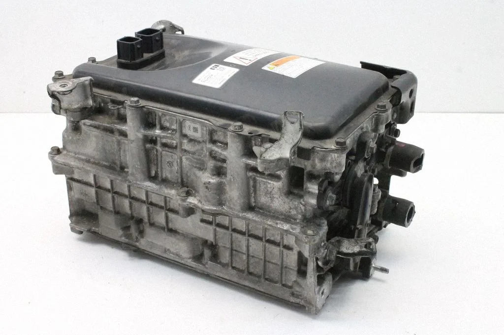 Invertors (sprieguma pārveidotājs) – Toyota Prius (XW50) (2015-2023)