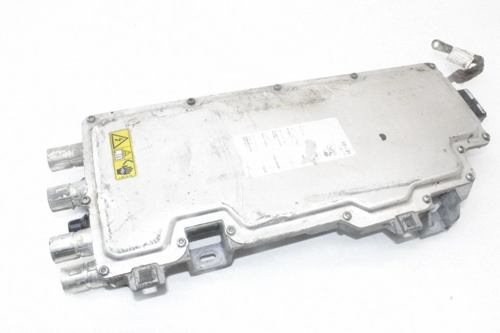 Invertors (sprieguma pārveidotājs) – BMW 3. sērija F30 F35 F31 (2012-2018)
