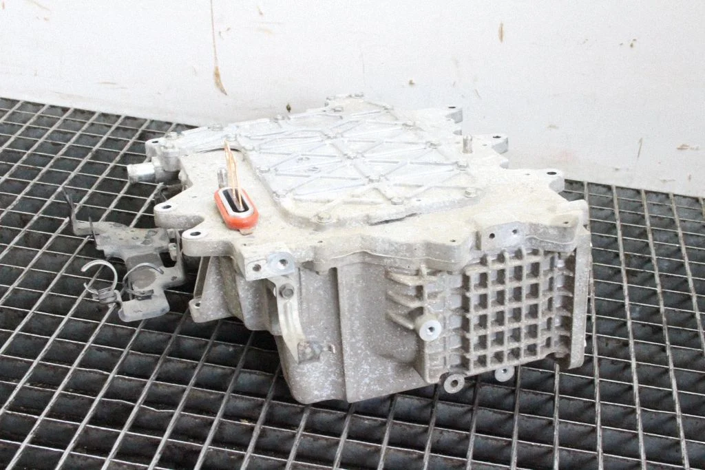 Voltage converter inverter – Nissan NV200 (2009-)