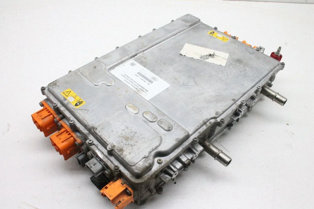 Voltage converter inverter – Land Rover Range Rover Sport L461 (2022-)