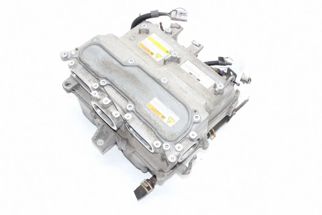Przetwornica napięcia (inwerter) – Mitsubishi Outlander (2013-2021)