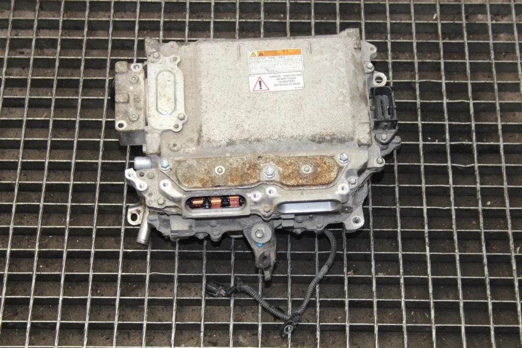 Przetwornica napięcia (inwerter) – Lexus IS III XE30 (2013-2020)