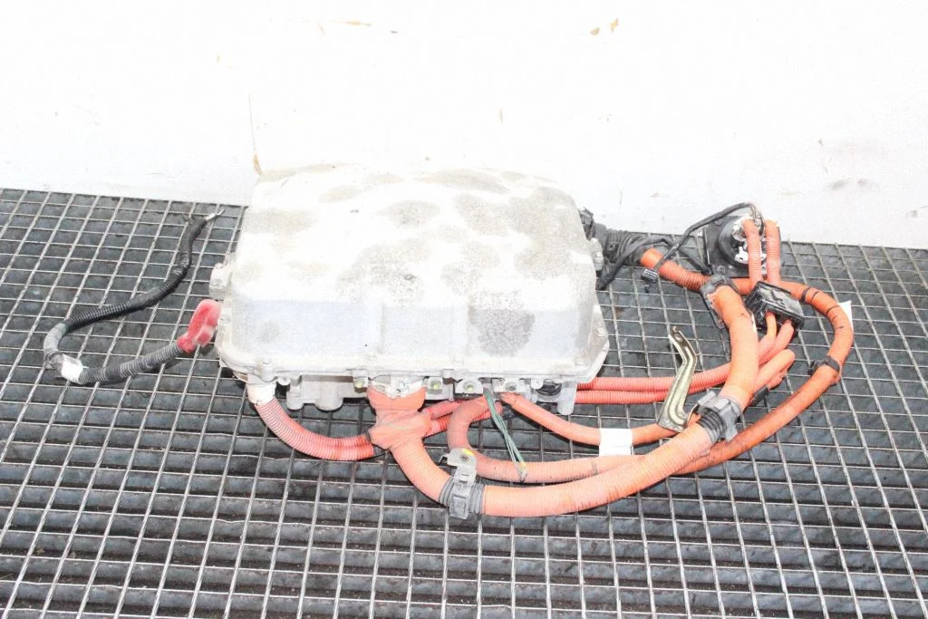 Voltage converter inverter – Nissan NV200 (2009-)