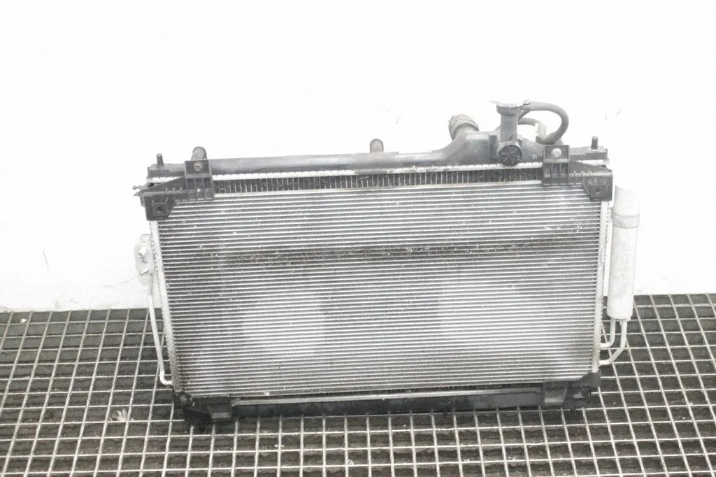 Radiatoru komplekts – Mitsubishi Outlander (2013-2021)