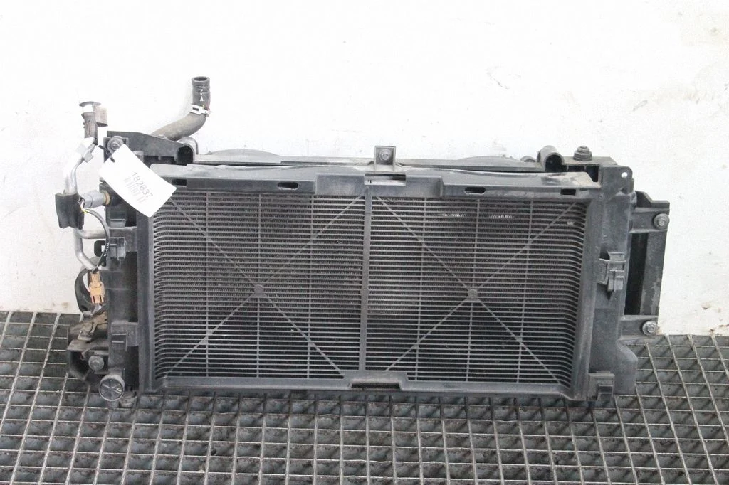 Radiatoru komplekts – Nissan Leaf I (ZE0) (2010-2017)