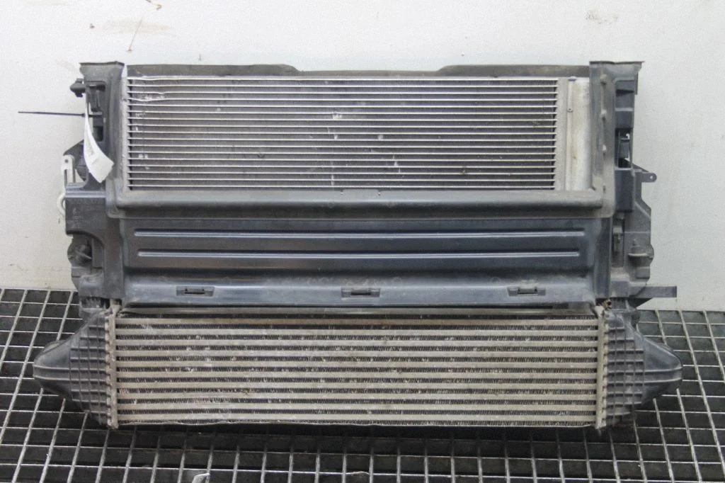 Radiatoru komplekts – Volvo V40 (2012-2019)