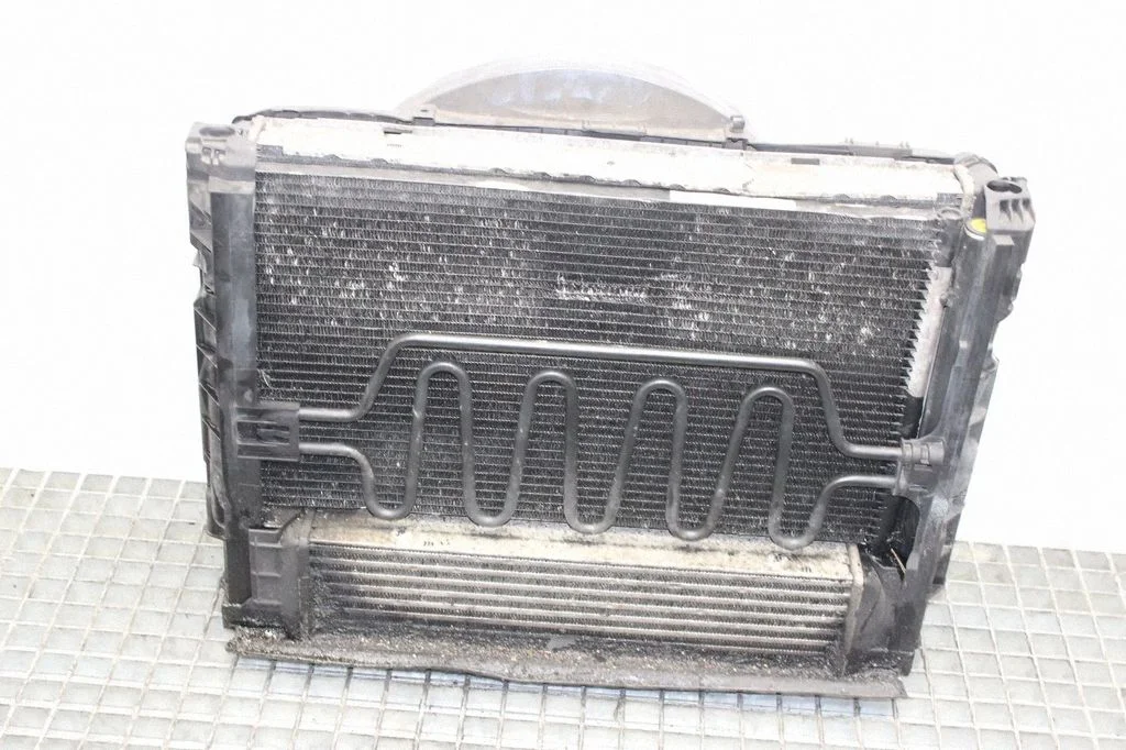 Radiatoru komplekts – BMW 3. sērija E92 E93 (2005-2014)