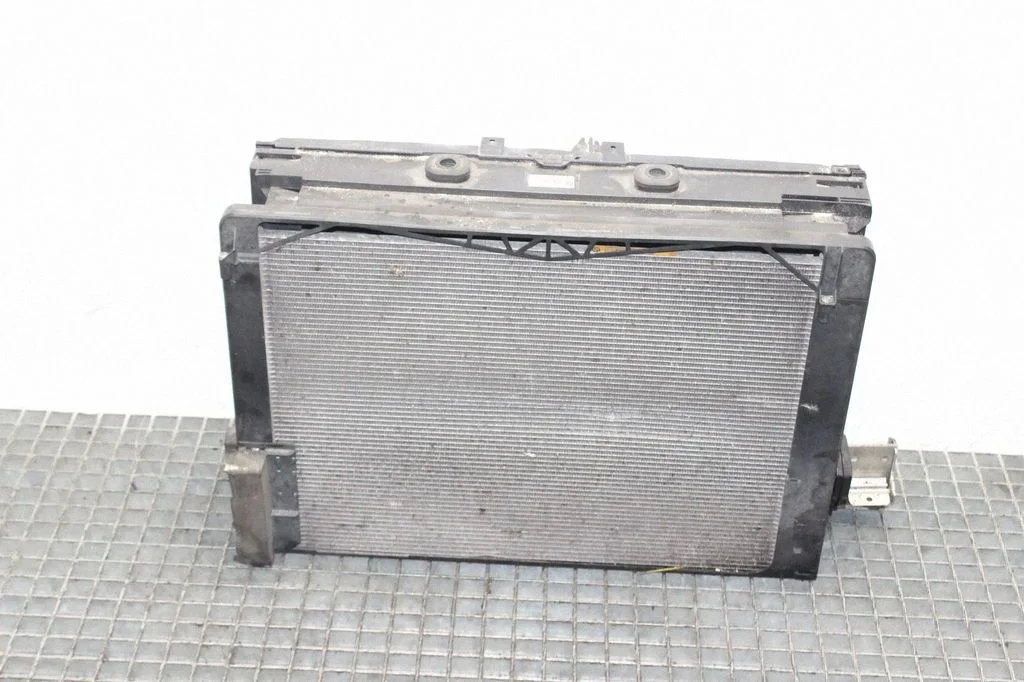 Radiatoru komplekts – BMW 7. sērija F01 F02 F03 F04 (2008-2016)