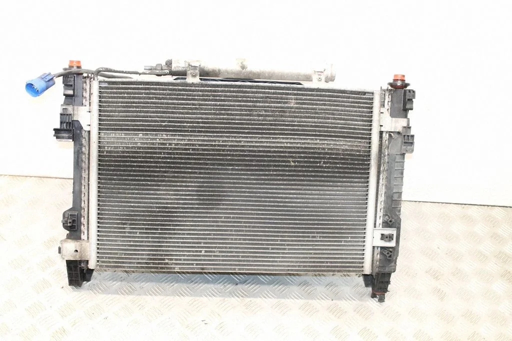 Radiaatorite komplekt – Mercedes-Benz B-klass W245 (2005-2011)