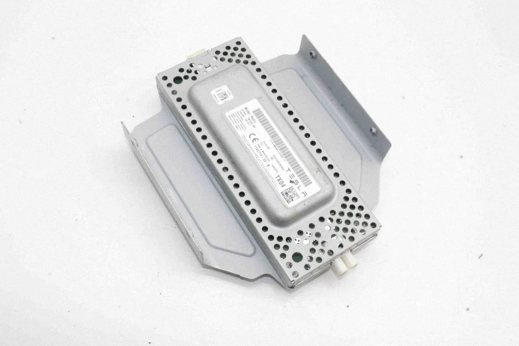 HiFi Audio sound control unit – Tesla Model X (2015-)