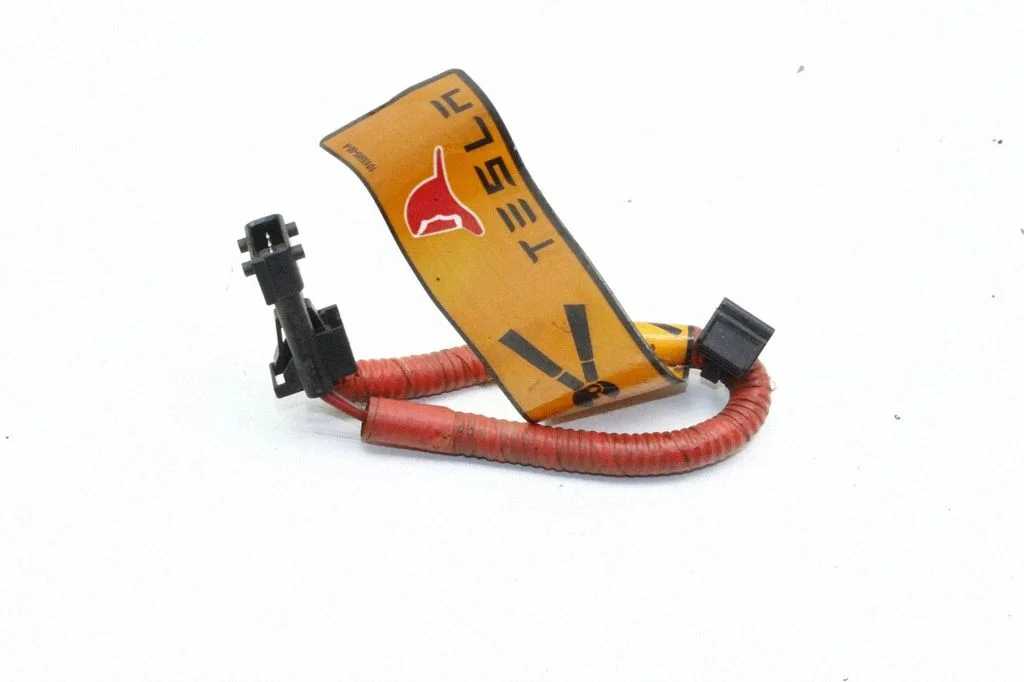 Battery relay fuse – Tesla Model S (2012-)