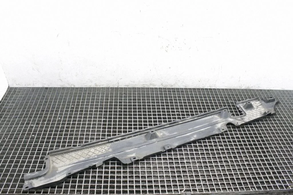 Külgmine põhjakaitse – Audi Q7 4L (2005-2015)