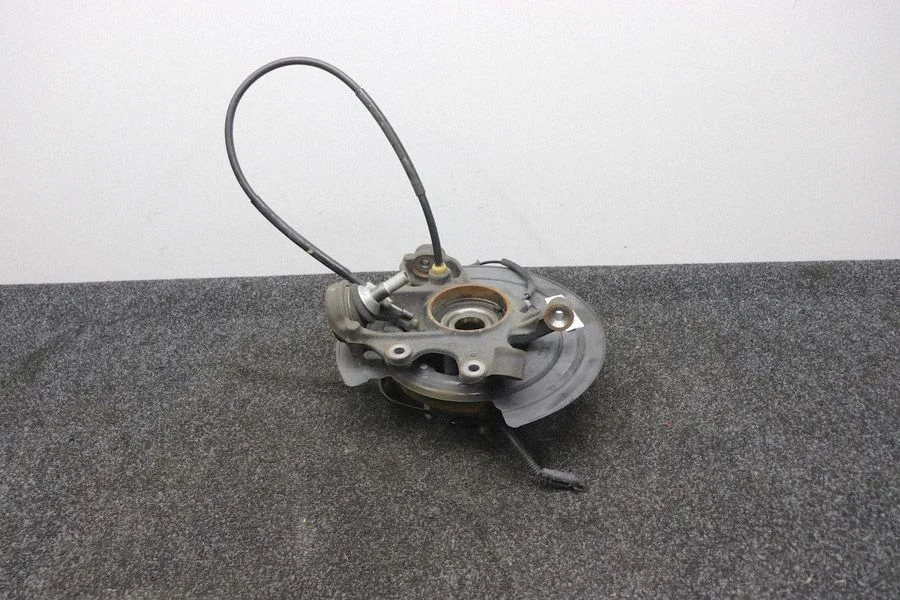 Tagumine rumm 04877113AC