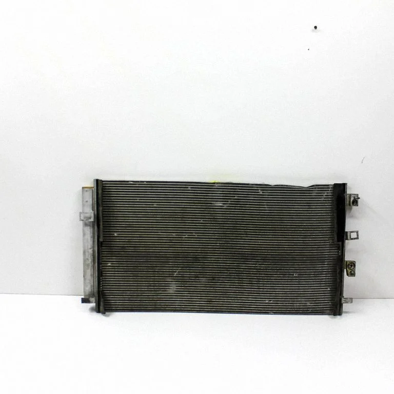 Kliimaseadme jahutusradiaator (kondensaator) LX6119710AA