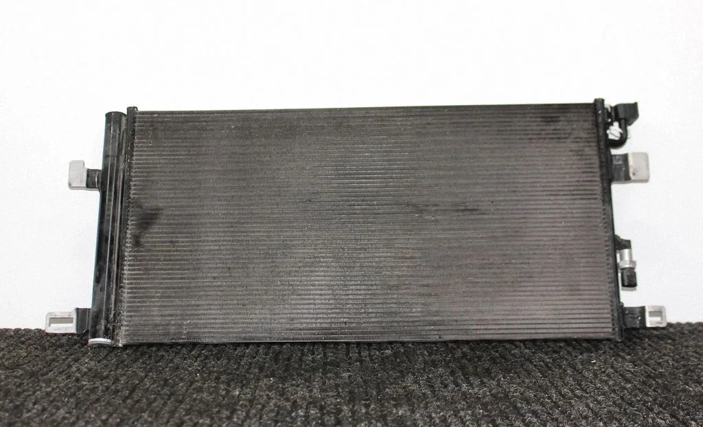 Kliimaseadme jahutusradiaator (kondensaator) 4H959126B