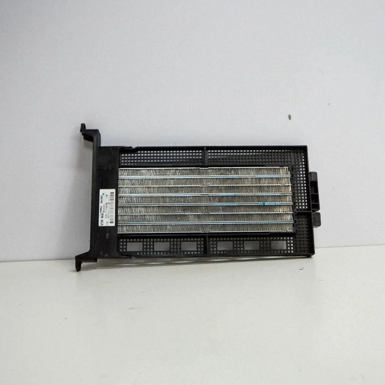 Elektriline salongi küttekeha radiaator 8W0819011