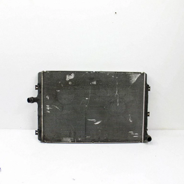 Jahutusvedeliku radiaator 3C0121253Q