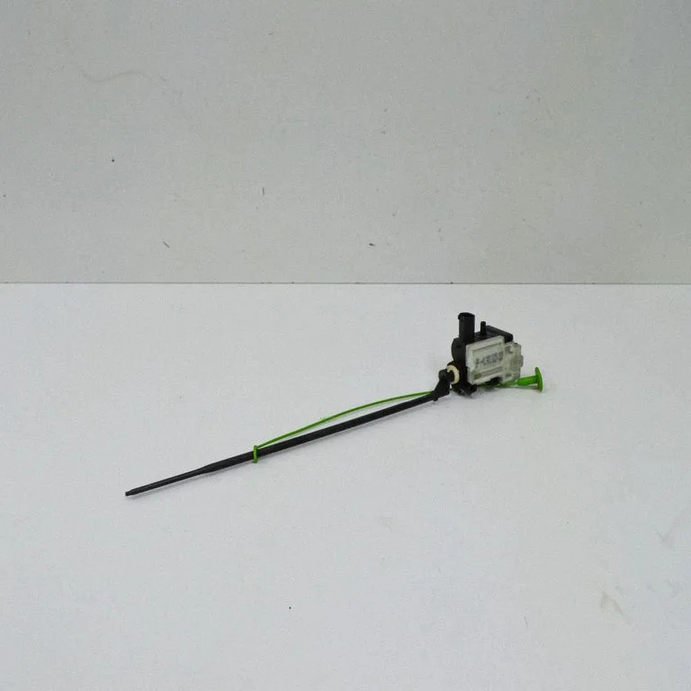 Kütusepaagi korgi lukk 7139398